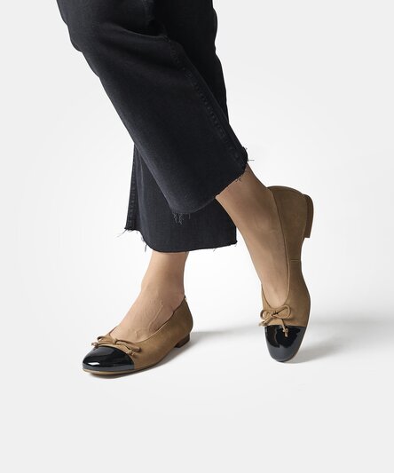 Ballet flats with a straps in gray Paul Green